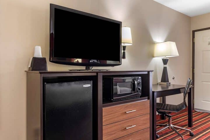 Room 17 of 30