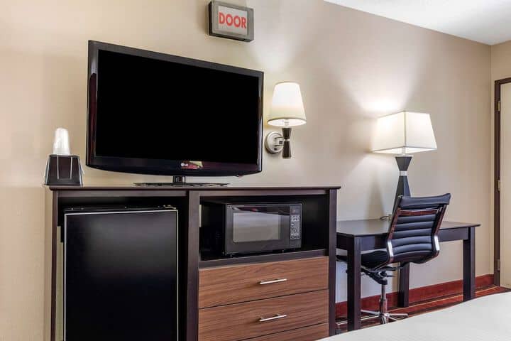 Room 9 of 30