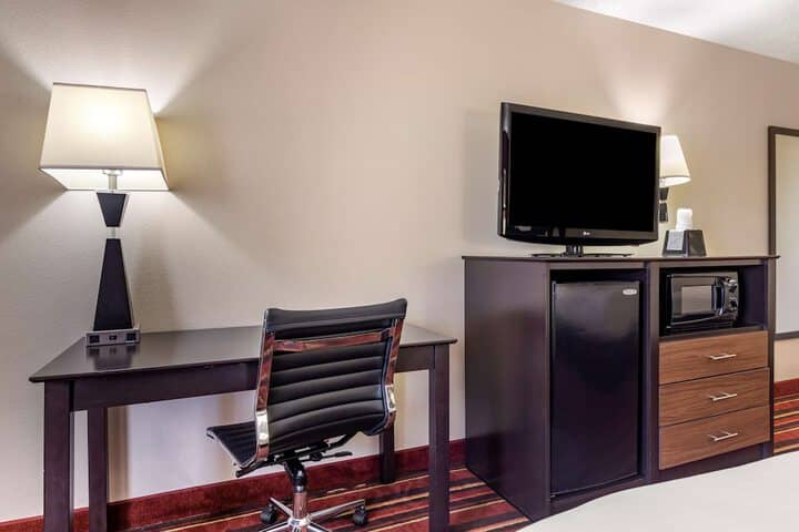 Room 11 of 30
