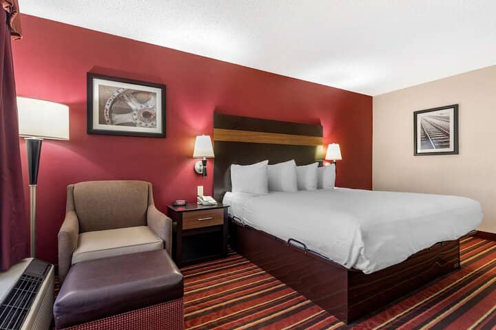 Room 8 of 30