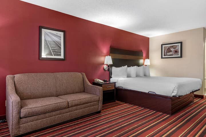 Room 13 of 30