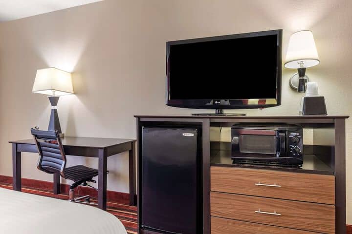 Room 12 of 30